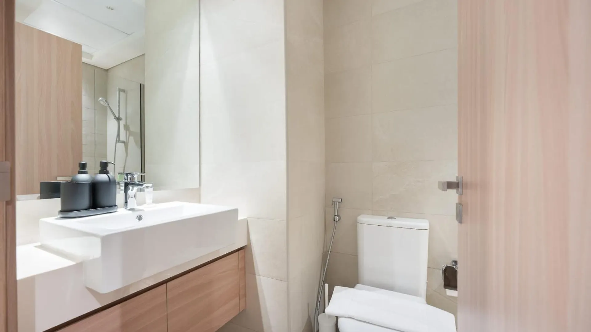 Charming Studio Apartment Perfect For 2 In Meydan Dubai 0*,  United Arab Emirates